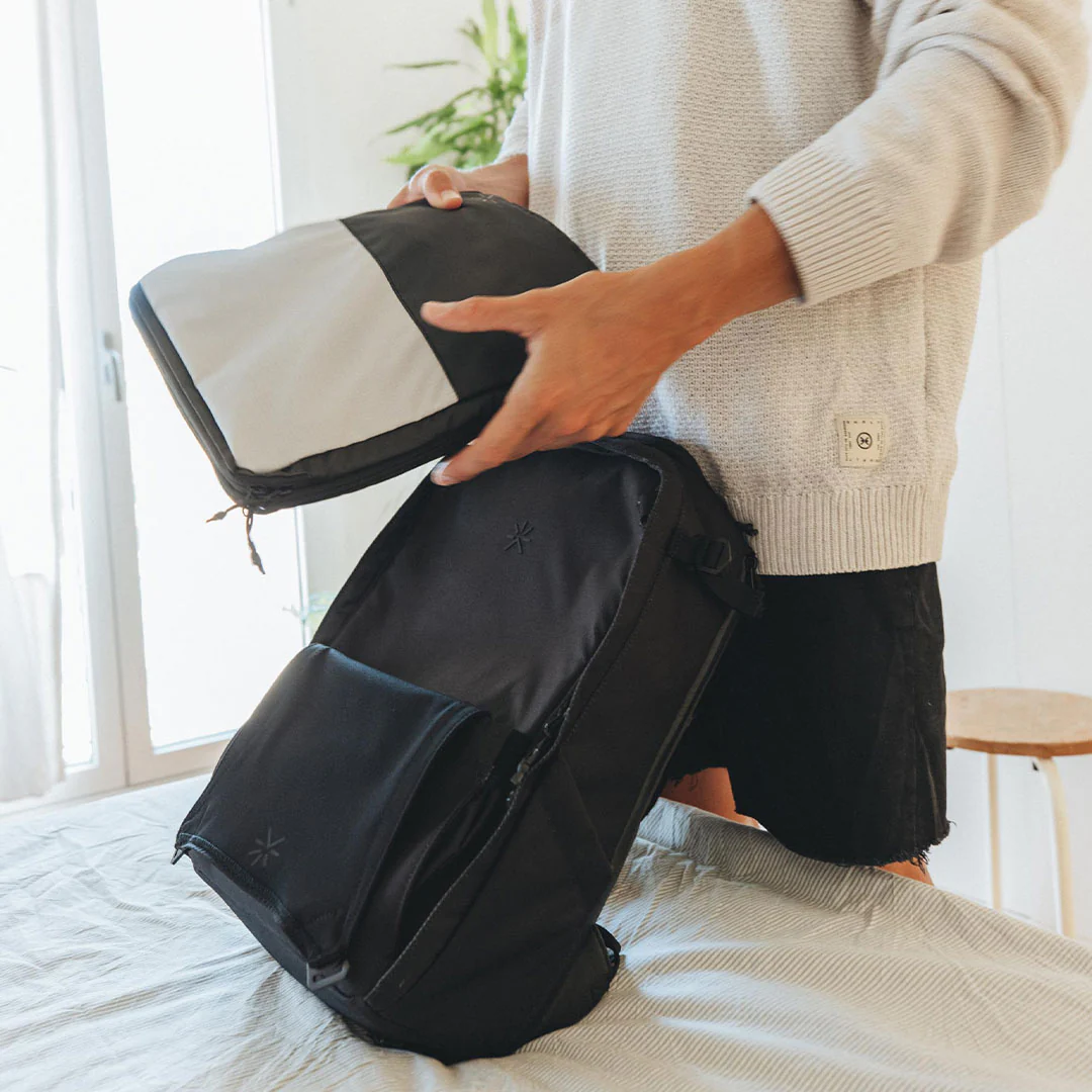 Packing Cube 10L All Black - Image 8